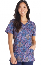 CK678 Cherokee Rounded V-Neck 3 Pocket Print Top - One In A Medallion