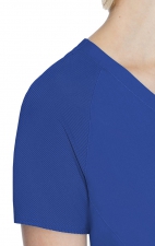 7425 Med Couture Touch Raglan Sleeve Top